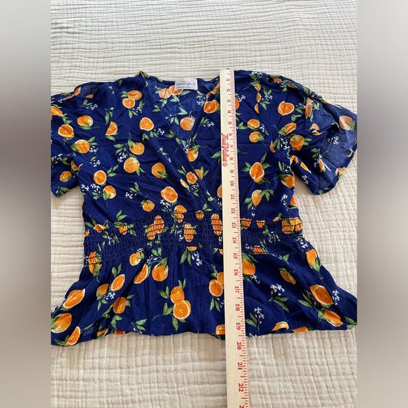 Kaileigh Faux Wrap Citrus Top - Size L - EUC - Picture 12 of 13